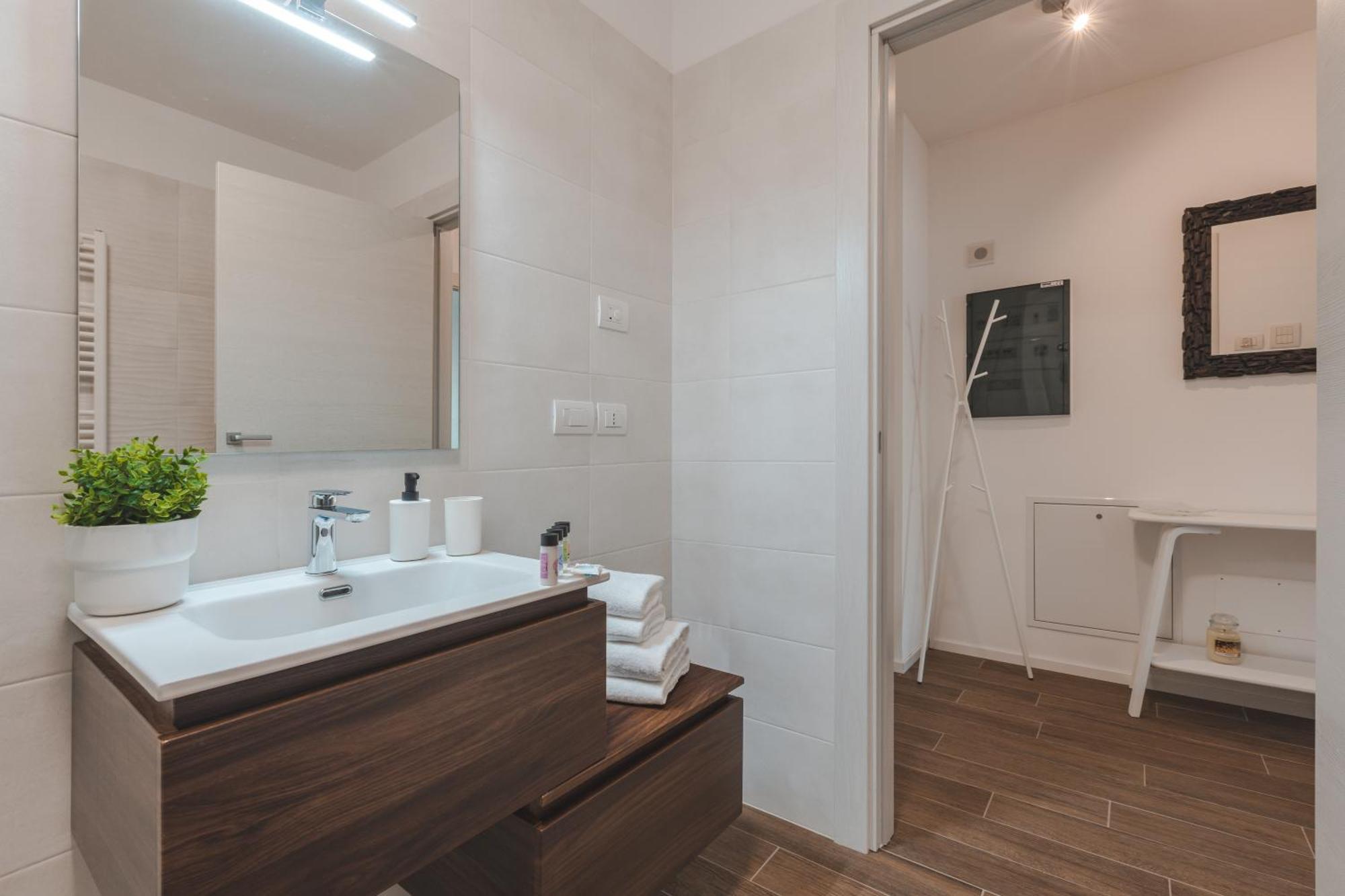 Jr Suite Premium - Terrace - Wi-Fi - Public Parking Триест Екстериор снимка
